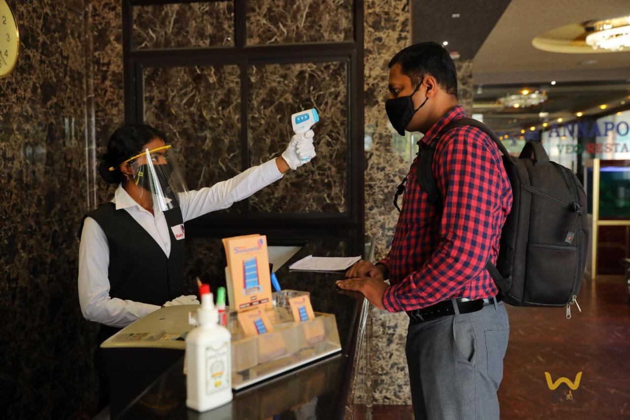 Hotel Sampath Tiruchirappalli Bagian luar foto