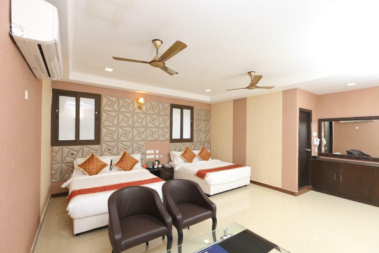 Hotel Sampath Tiruchirappalli Bagian luar foto