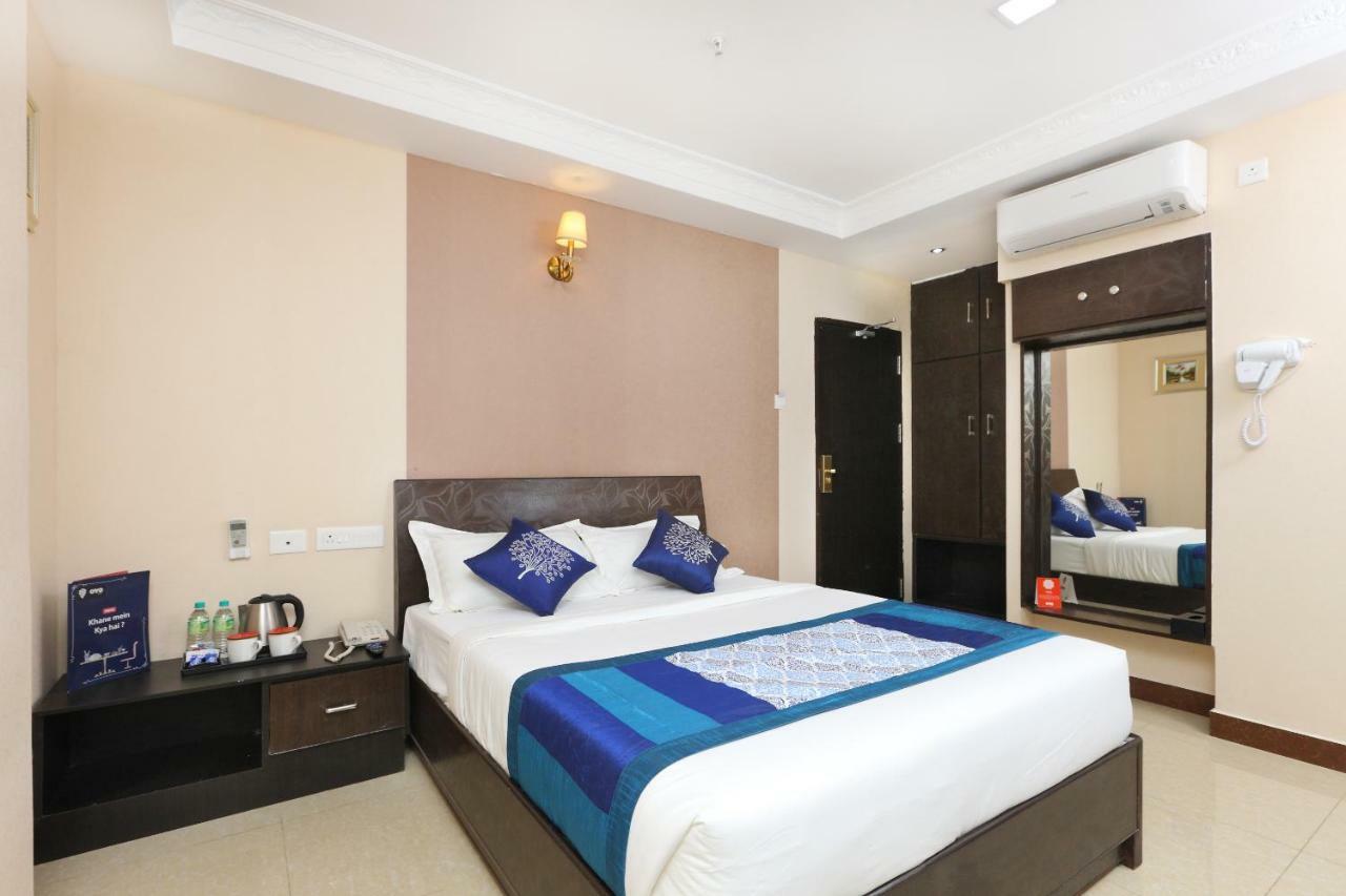 Hotel Sampath Tiruchirappalli Bagian luar foto