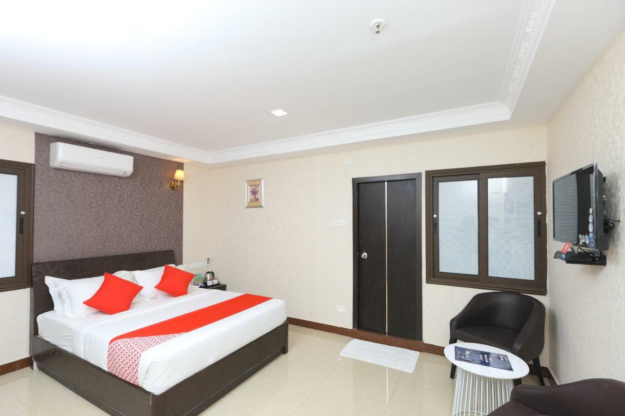 Hotel Sampath Tiruchirappalli Bagian luar foto