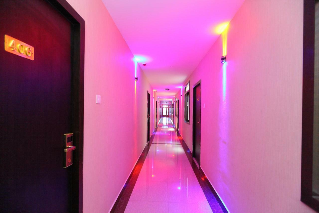 Hotel Sampath Tiruchirappalli Bagian luar foto