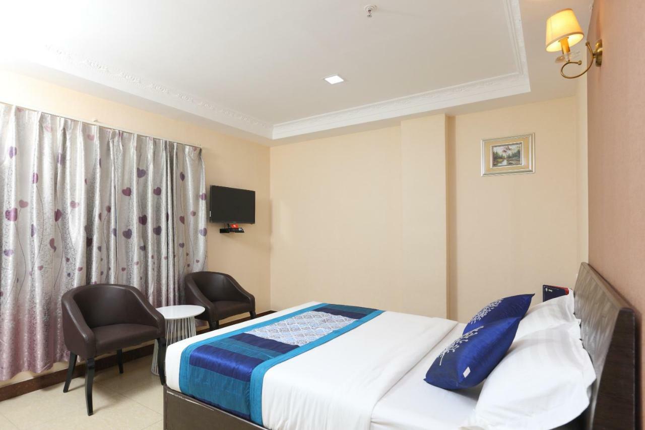 Hotel Sampath Tiruchirappalli Bagian luar foto