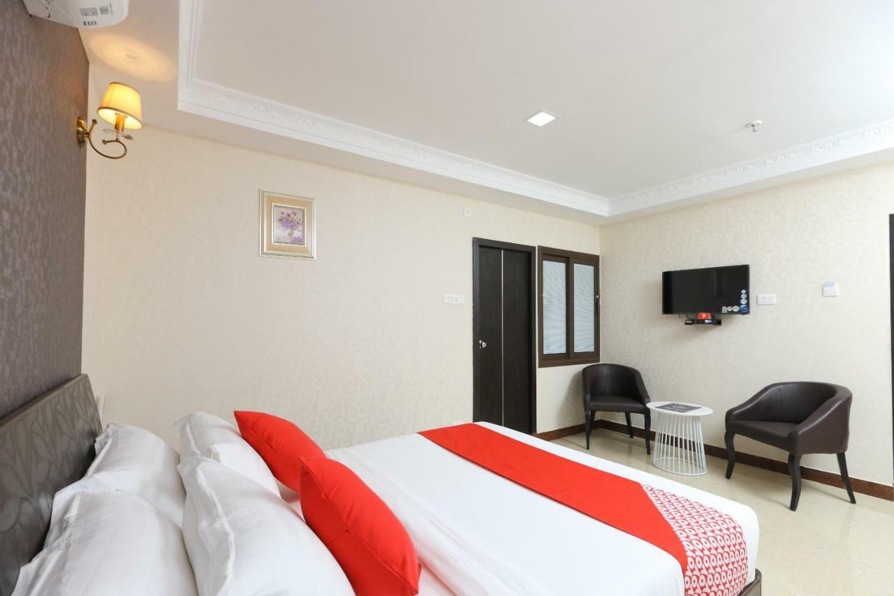 Hotel Sampath Tiruchirappalli Bagian luar foto