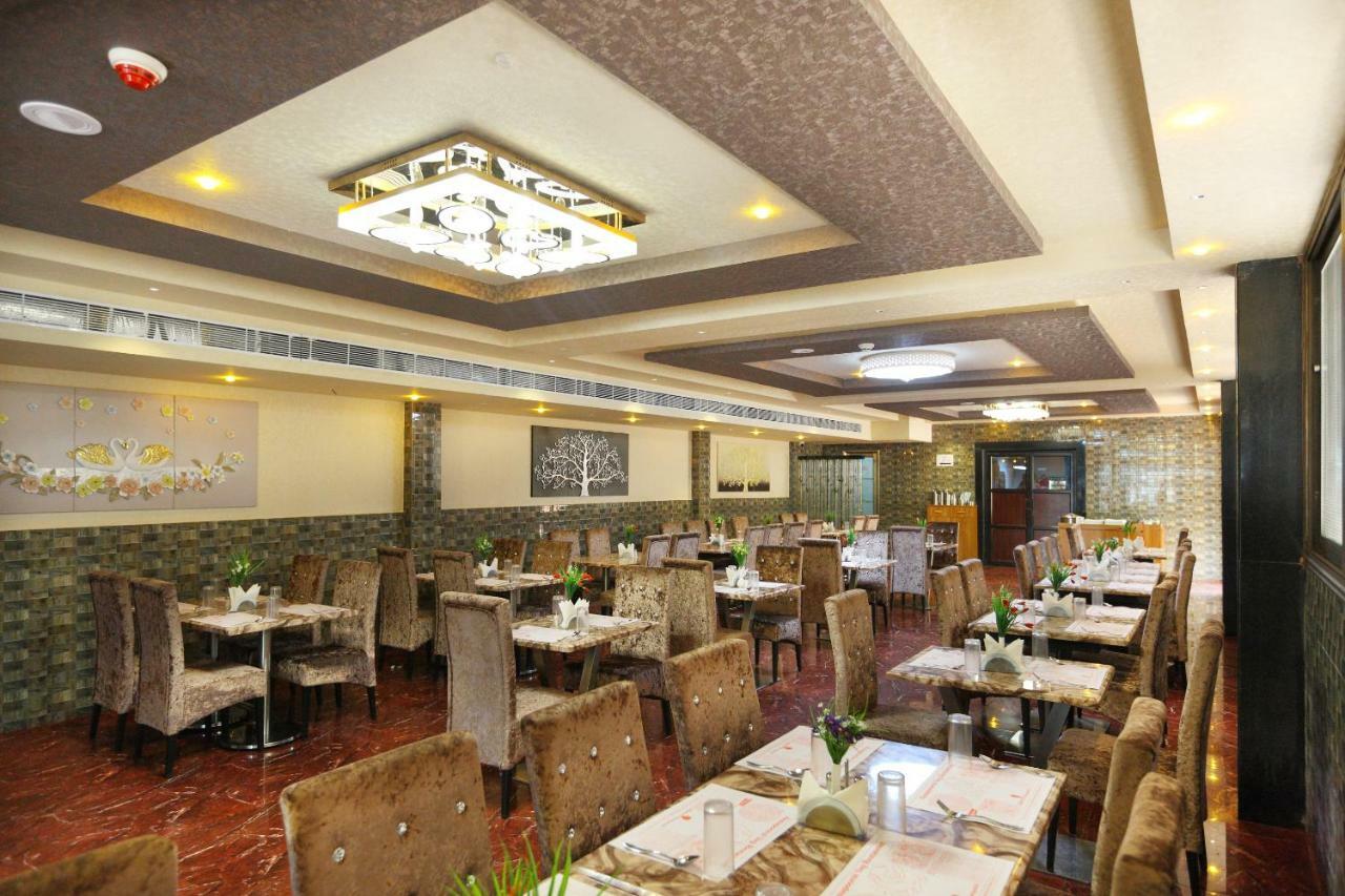 Hotel Sampath Tiruchirappalli Bagian luar foto