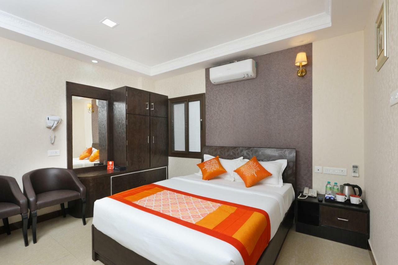 Hotel Sampath Tiruchirappalli Bagian luar foto