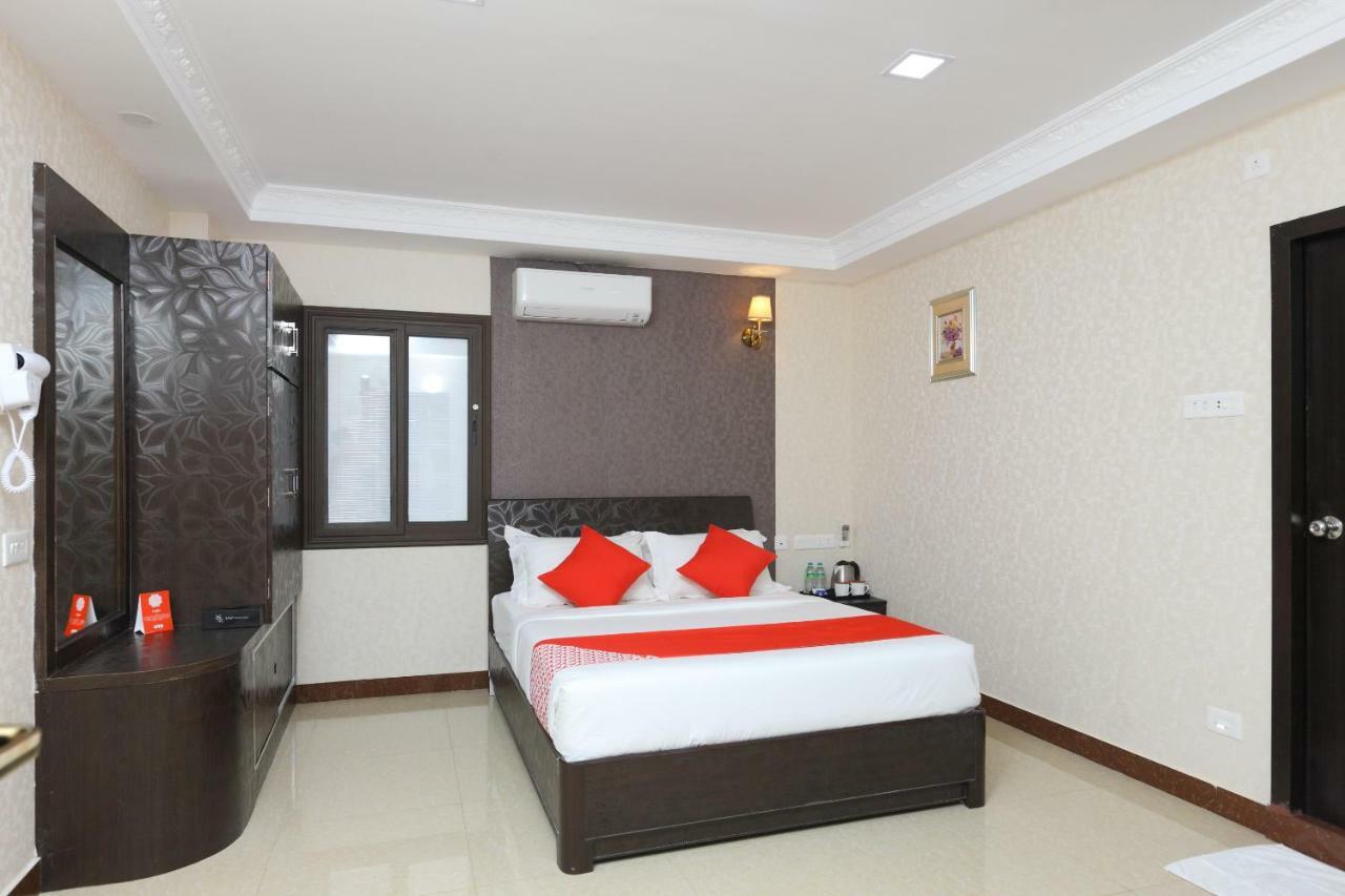 Hotel Sampath Tiruchirappalli Bagian luar foto